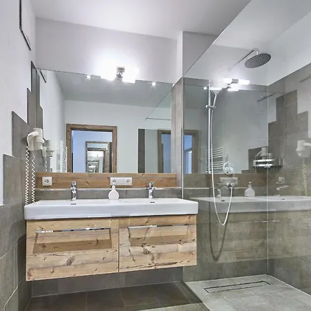 Intown Apartment *