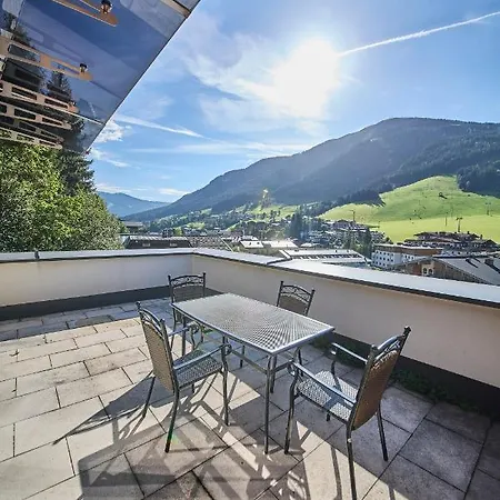 Intown Apartment *